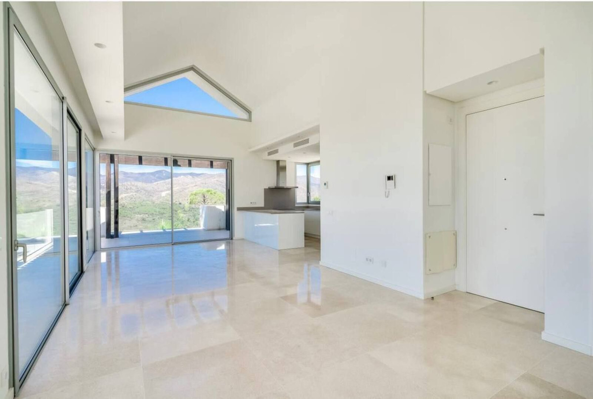 4 Bed Apartment for sale in Benahavís Costa Del Sol, Málaga, Spain