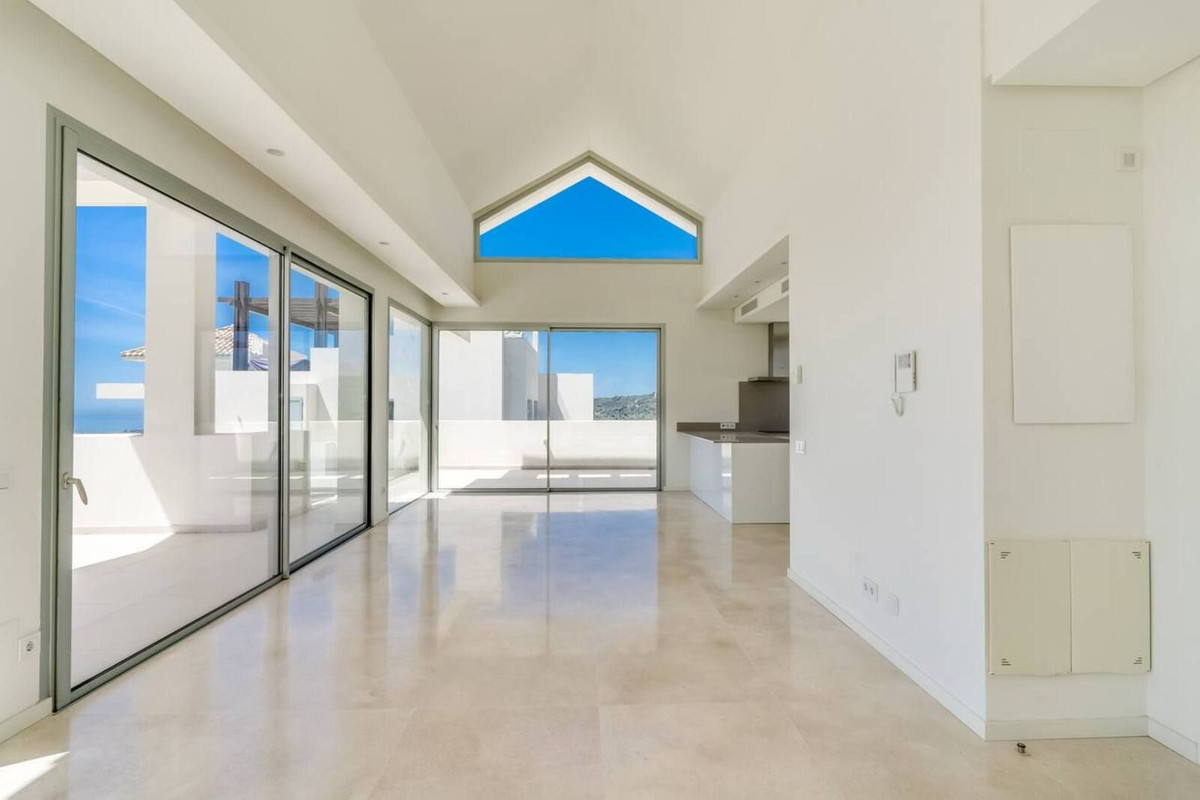 4 Bed Apartment for sale in Benahavís Costa Del Sol, Málaga, Spain