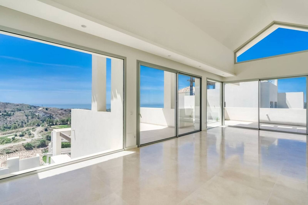 4 Bed Apartment for sale in Benahavís Costa Del Sol, Málaga, Spain