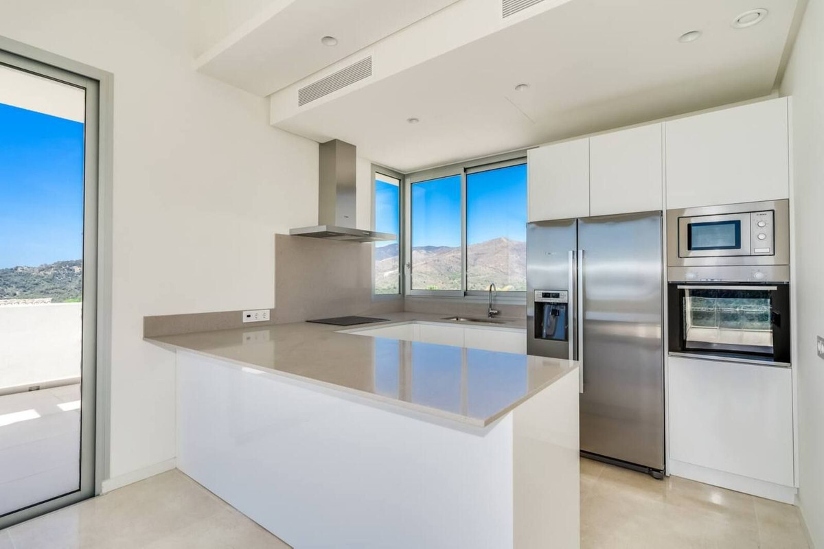 4 Bed Apartment for sale in Benahavís Costa Del Sol, Málaga, Spain
