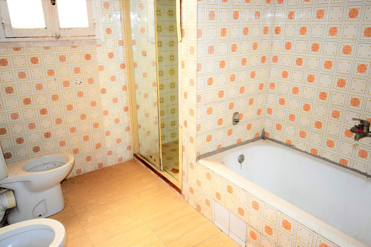 4 Bed Apartment for sale in Guardamar Del Segura Costa Blanca, Alicante, Spain