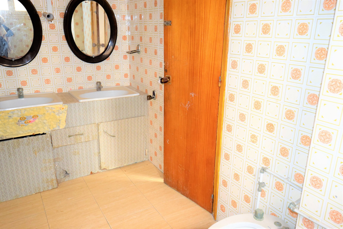 4 Bed Apartment for sale in Guardamar Del Segura Costa Blanca, Alicante, Spain