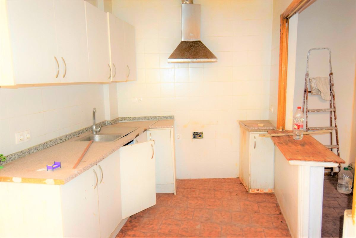 4 Bed Apartment for sale in Guardamar Del Segura Costa Blanca, Alicante, Spain