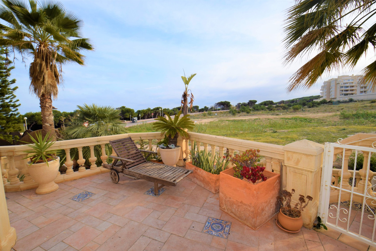 5 Bed Townhouse for sale in Guardamar Del Segura Costa Blanca, Alicante, Spain