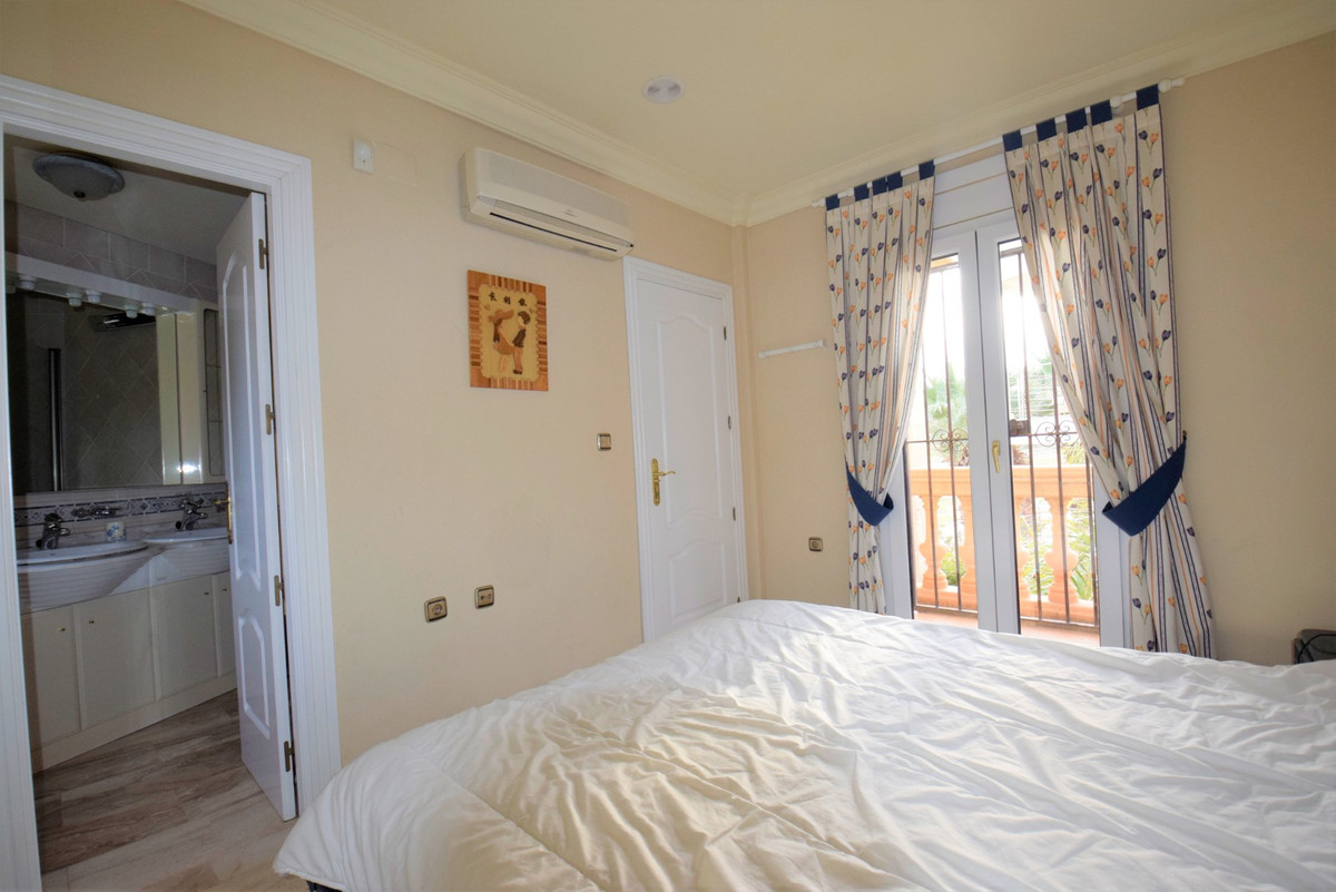 5 Bed Townhouse for sale in Guardamar Del Segura Costa Blanca, Alicante, Spain