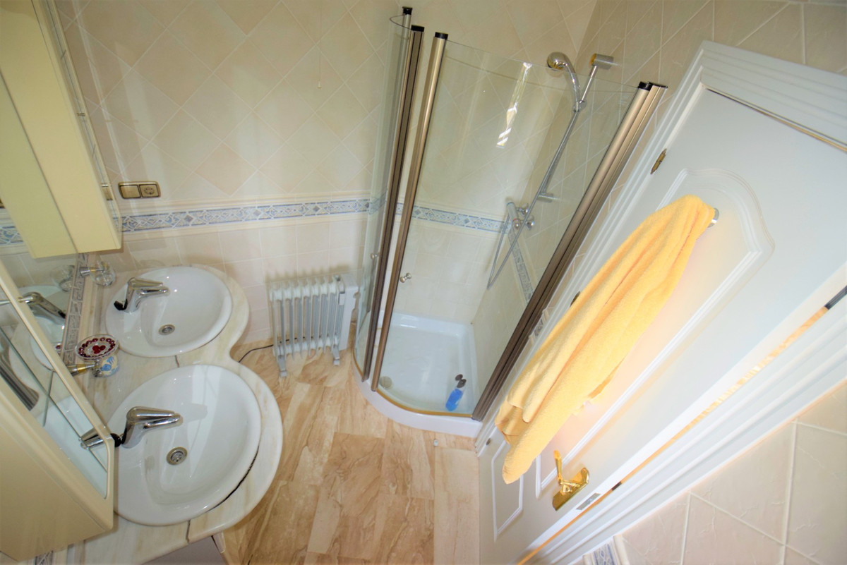 5 Bed Townhouse for sale in Guardamar Del Segura Costa Blanca, Alicante, Spain