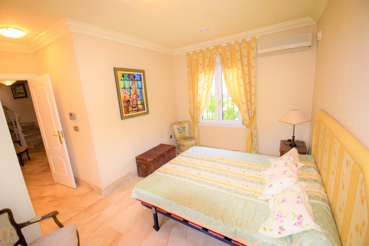 5 Bed Townhouse for sale in Guardamar Del Segura Costa Blanca, Alicante, Spain
