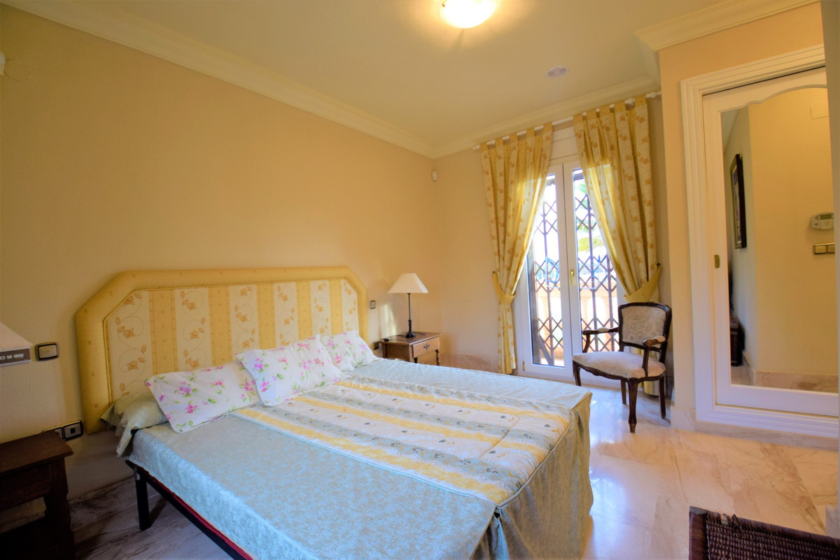 5 Bed Townhouse for sale in Guardamar Del Segura Costa Blanca, Alicante, Spain