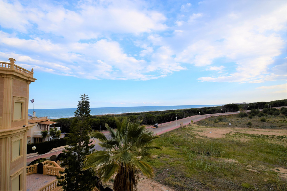 5 Bed Townhouse for sale in Guardamar Del Segura Costa Blanca, Alicante, Spain
