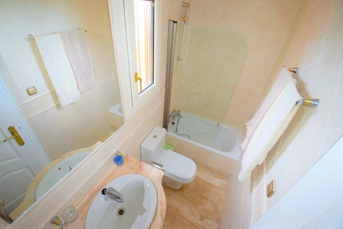 5 Bed Townhouse for sale in Guardamar Del Segura Costa Blanca, Alicante, Spain