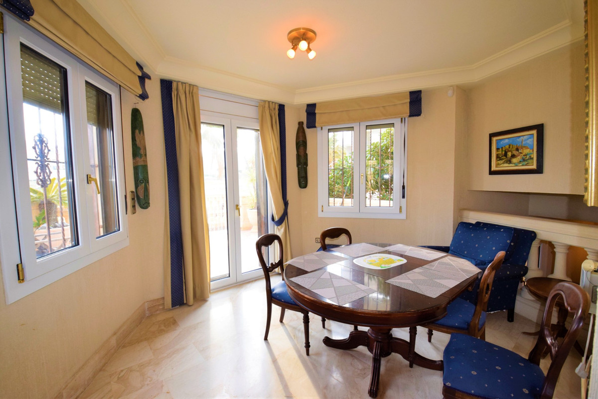 5 Bed Townhouse for sale in Guardamar Del Segura Costa Blanca, Alicante, Spain