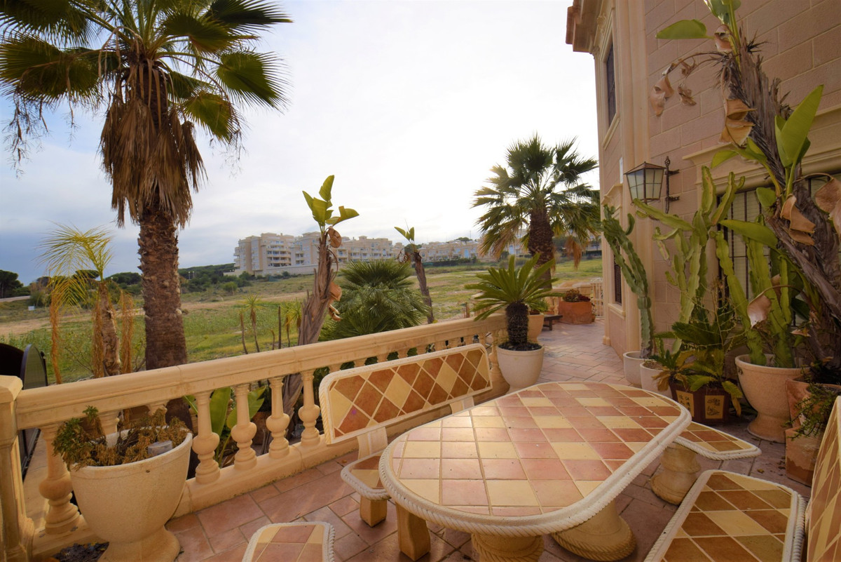 5 Bed Townhouse for sale in Guardamar Del Segura Costa Blanca, Alicante, Spain