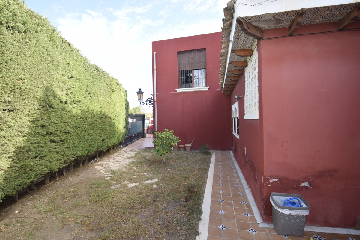9 Bed Townhouse for sale in Torrevieja Costa Blanca, Alicante, Spain