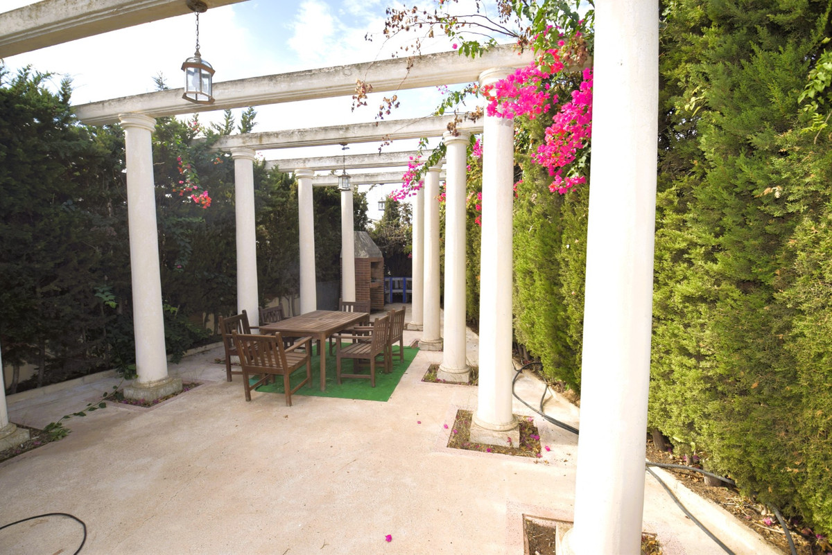 9 Bed Townhouse for sale in Torrevieja Costa Blanca, Alicante, Spain