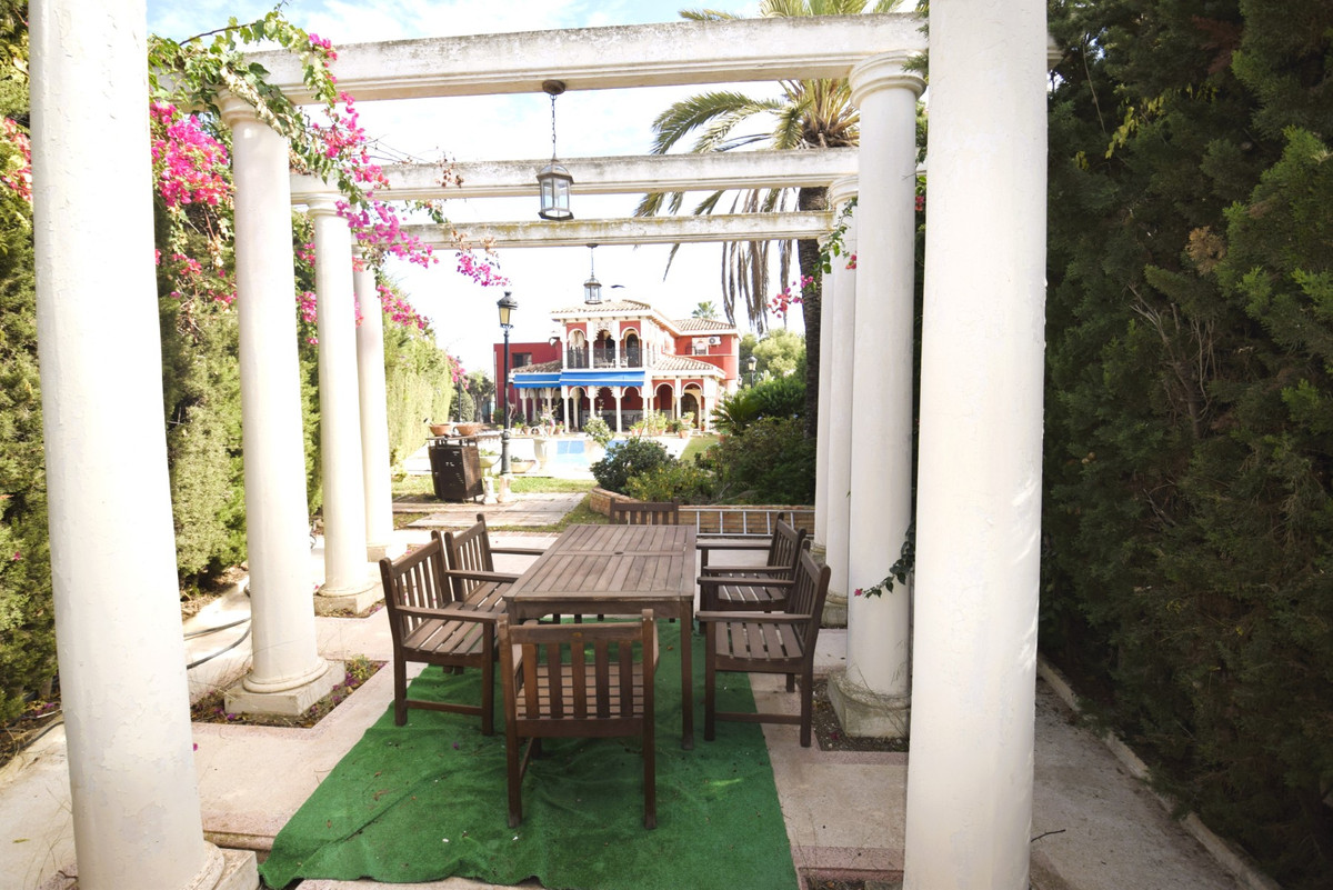 9 Bed Townhouse for sale in Torrevieja Costa Blanca, Alicante, Spain