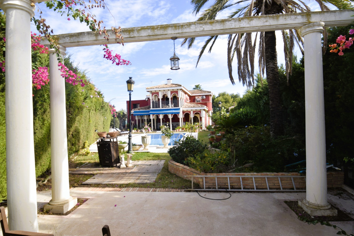 9 Bed Townhouse for sale in Torrevieja Costa Blanca, Alicante, Spain