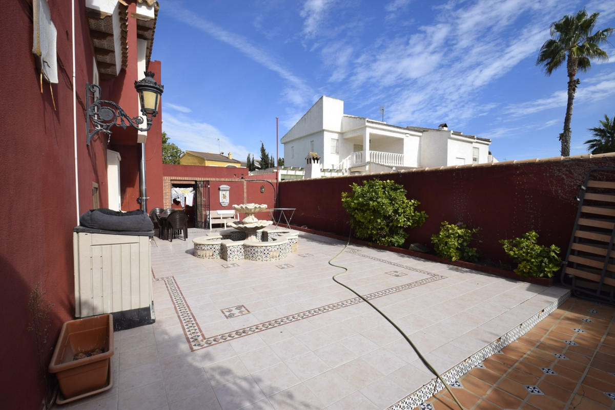 9 Bed Townhouse for sale in Torrevieja Costa Blanca, Alicante, Spain