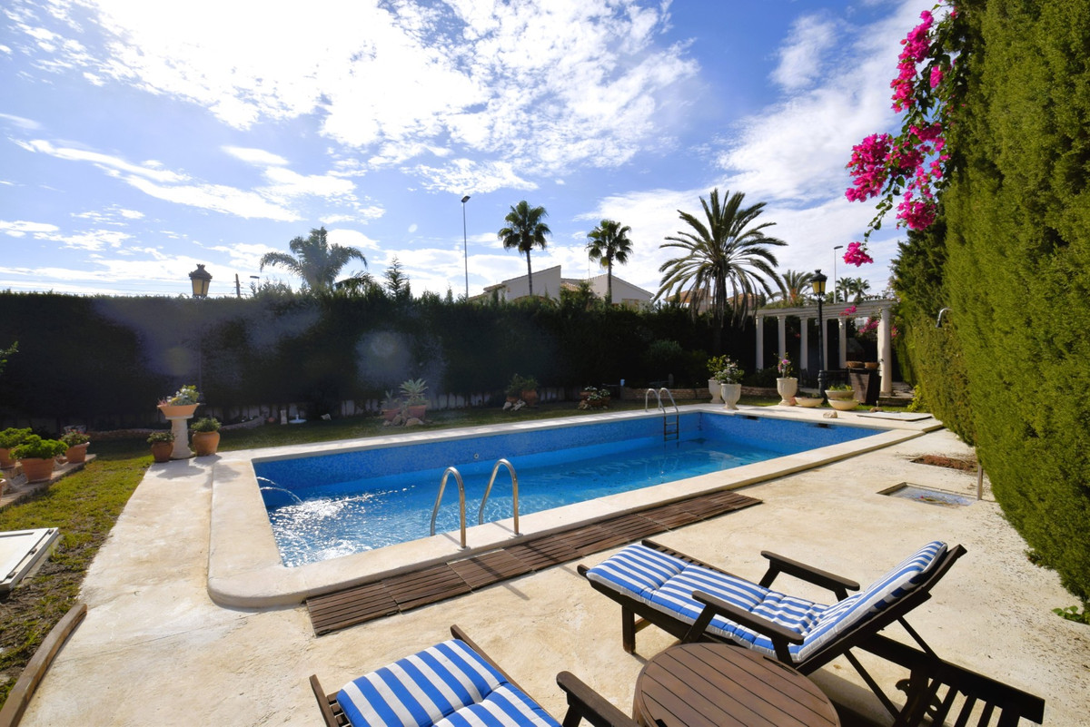 9 Bed Townhouse for sale in Torrevieja Costa Blanca, Alicante, Spain