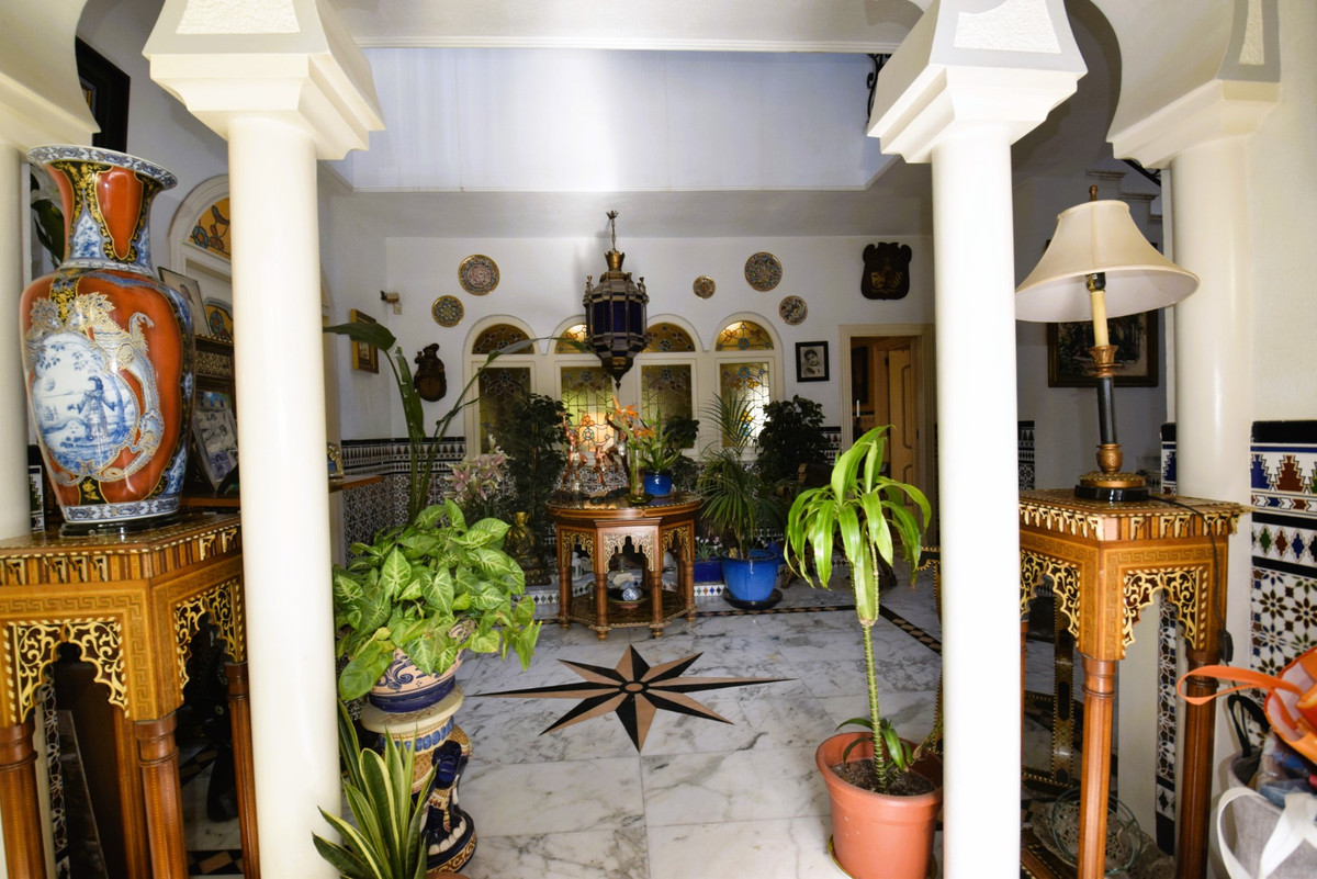 9 Bed Townhouse for sale in Torrevieja Costa Blanca, Alicante, Spain