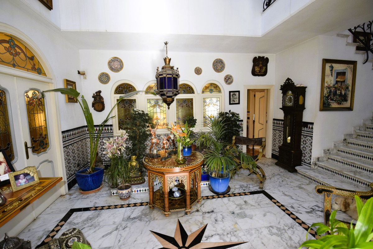 9 Bed Townhouse for sale in Torrevieja Costa Blanca, Alicante, Spain