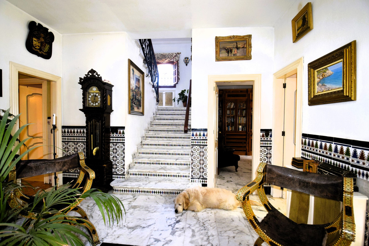 9 Bed Townhouse for sale in Torrevieja Costa Blanca, Alicante, Spain