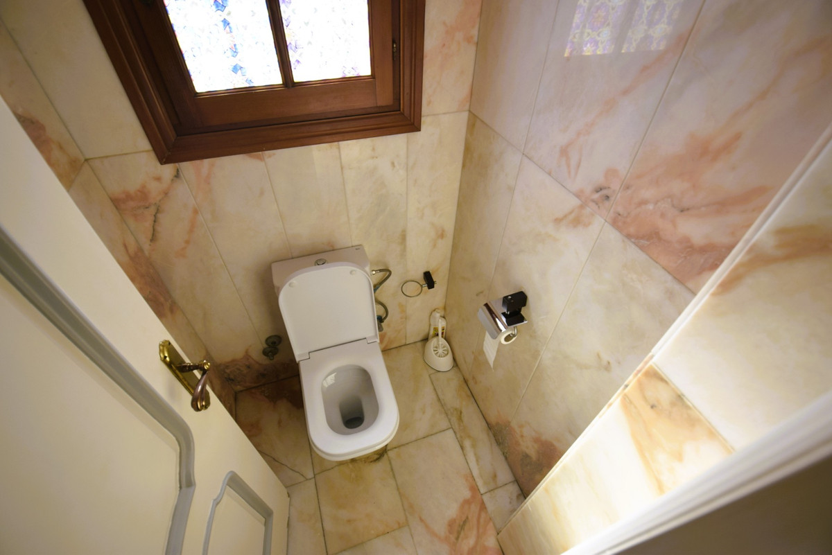 9 Bed Townhouse for sale in Torrevieja Costa Blanca, Alicante, Spain