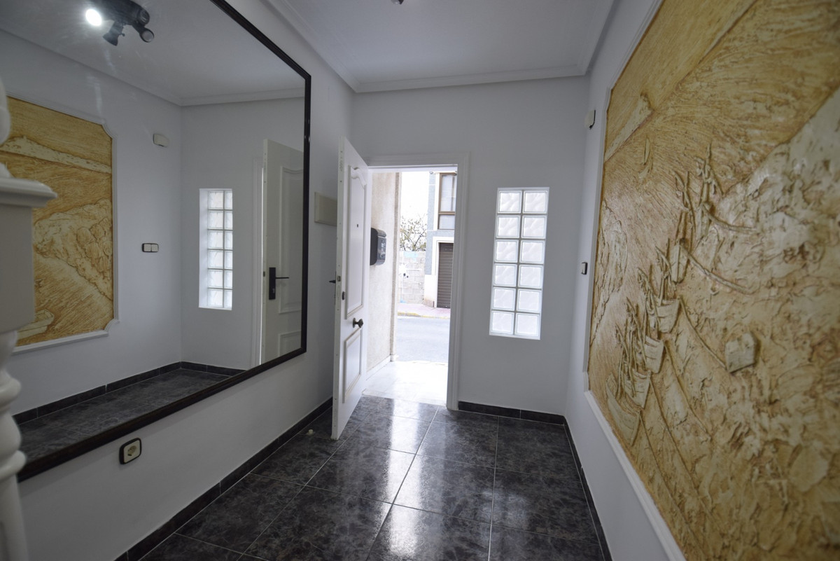 2 Bed Apartment for sale in Guardamar Del Segura Costa Blanca, Alicante, Spain