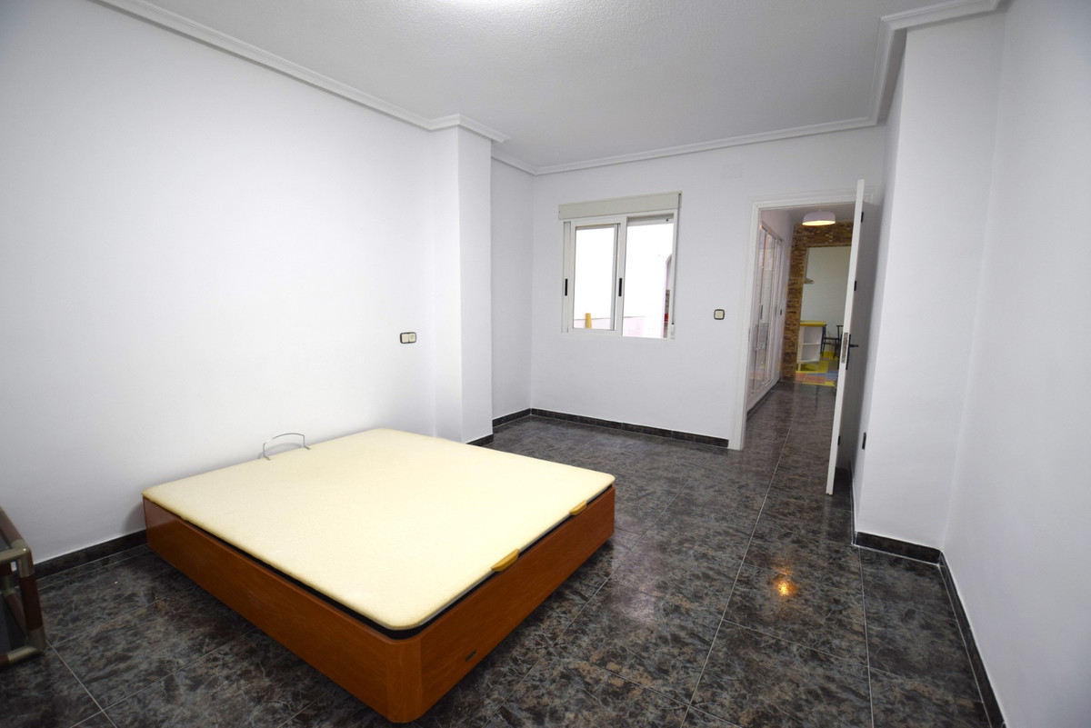 2 Bed Apartment for sale in Guardamar Del Segura Costa Blanca, Alicante, Spain