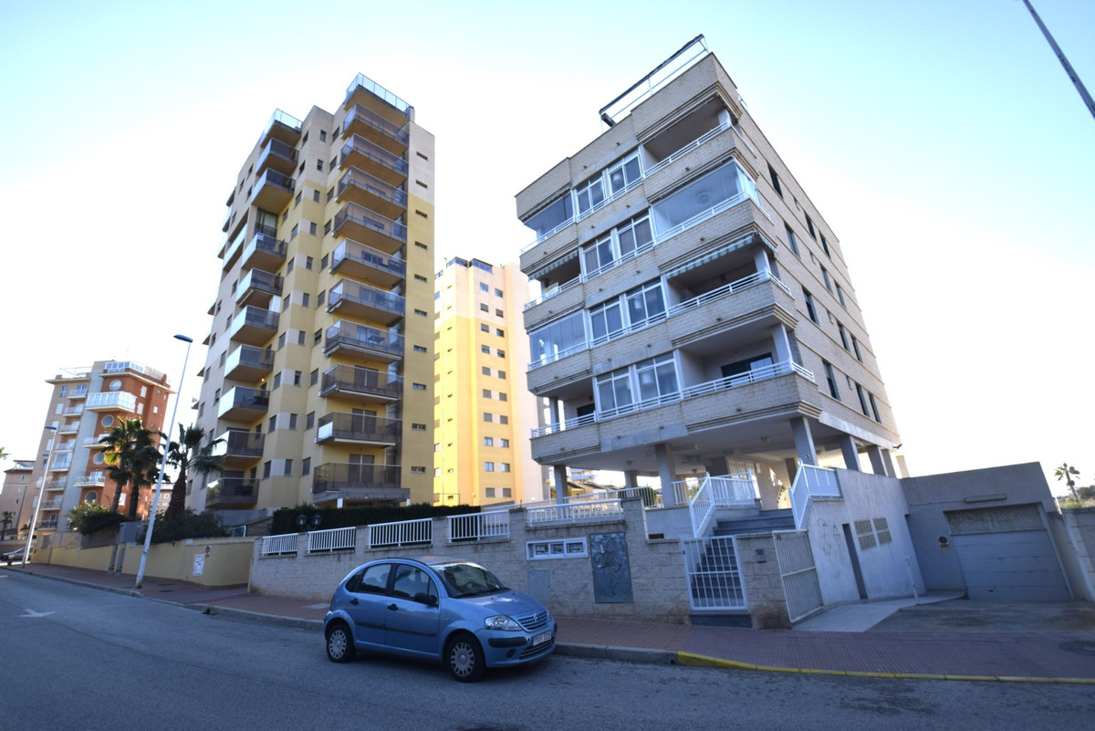 3 Bed Apartment for sale in Guardamar Del Segura Costa Blanca, Alicante, Spain