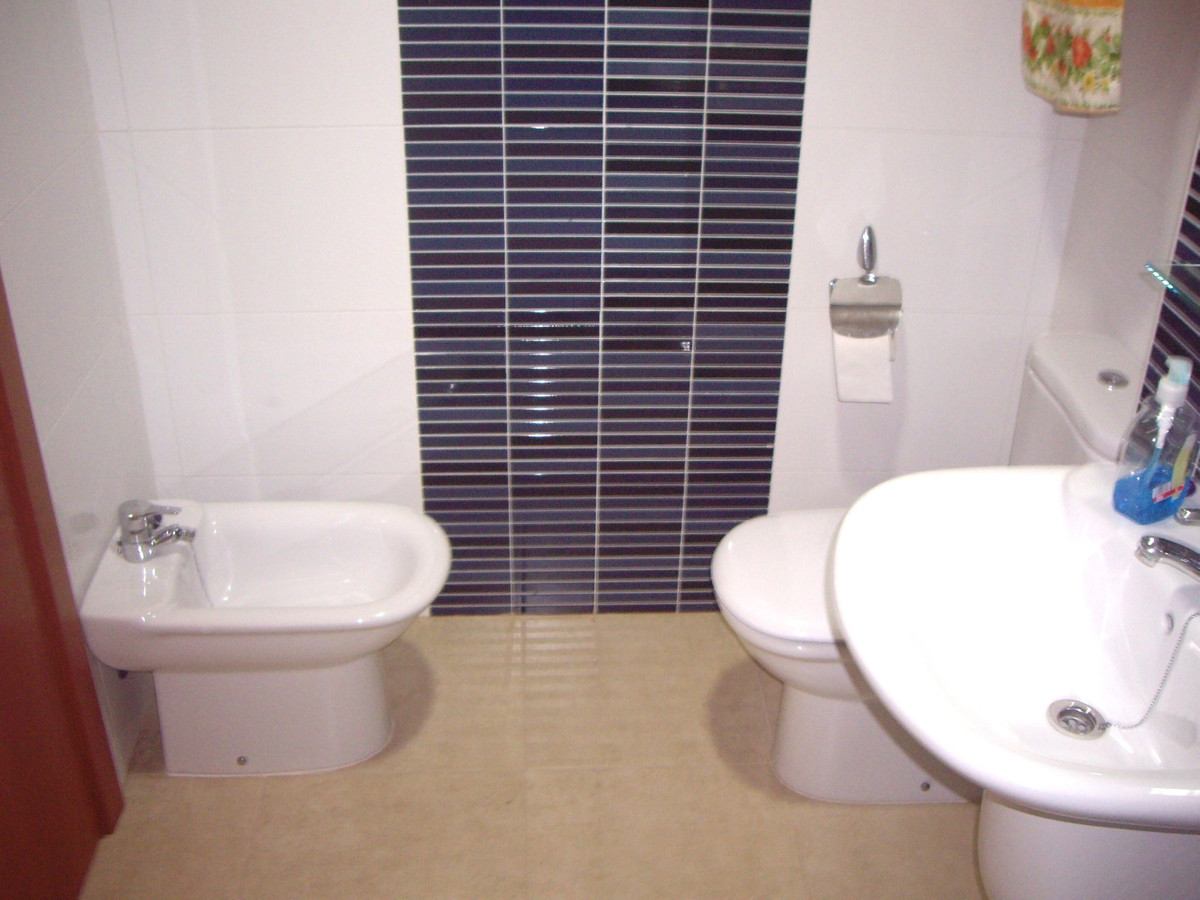 Se vende Apartamento Planta Media de 2 dormitorios en Costa Blanca, Alicante, España