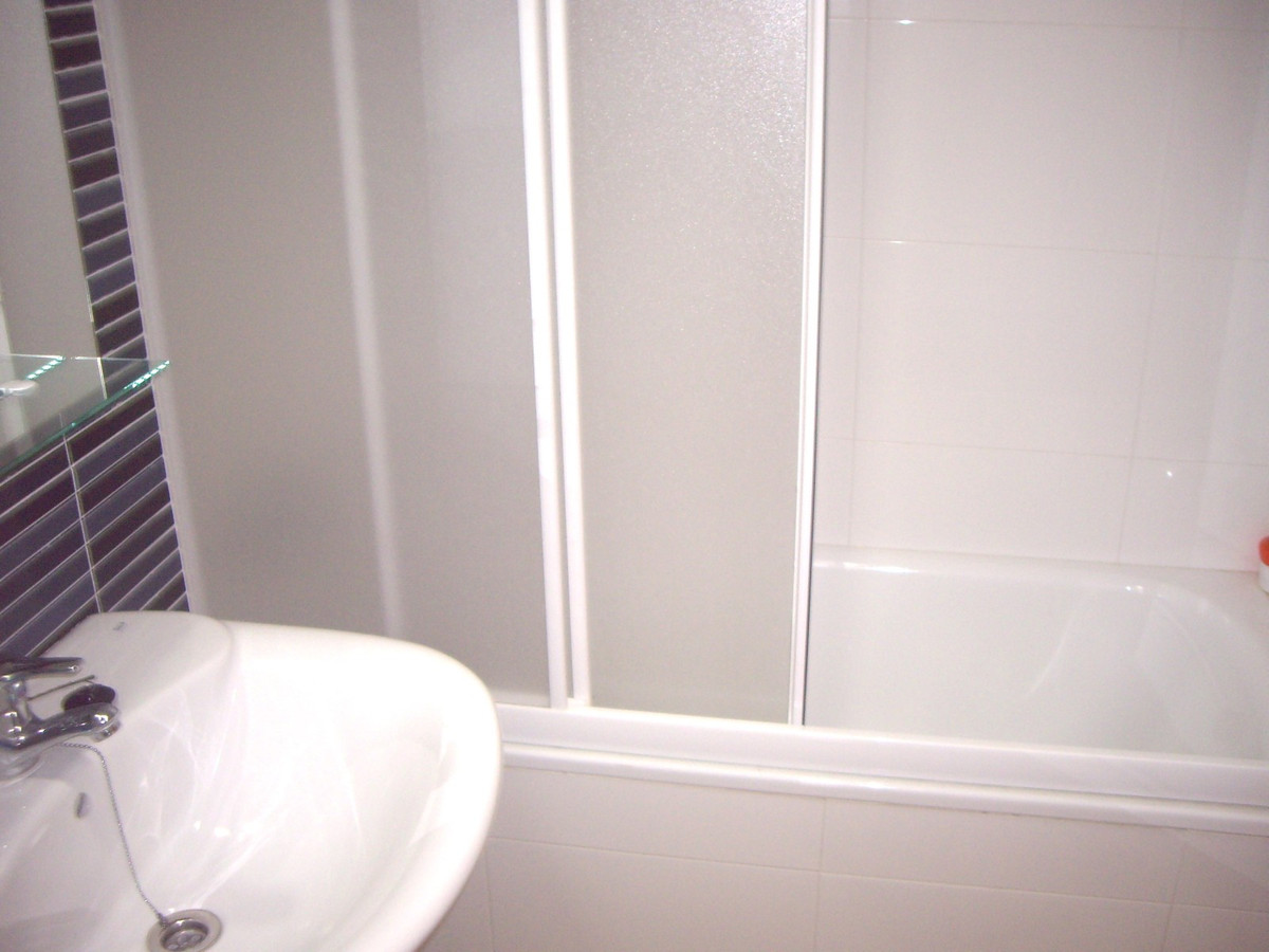 Se vende Apartamento Planta Media de 2 dormitorios en Costa Blanca, Alicante, España