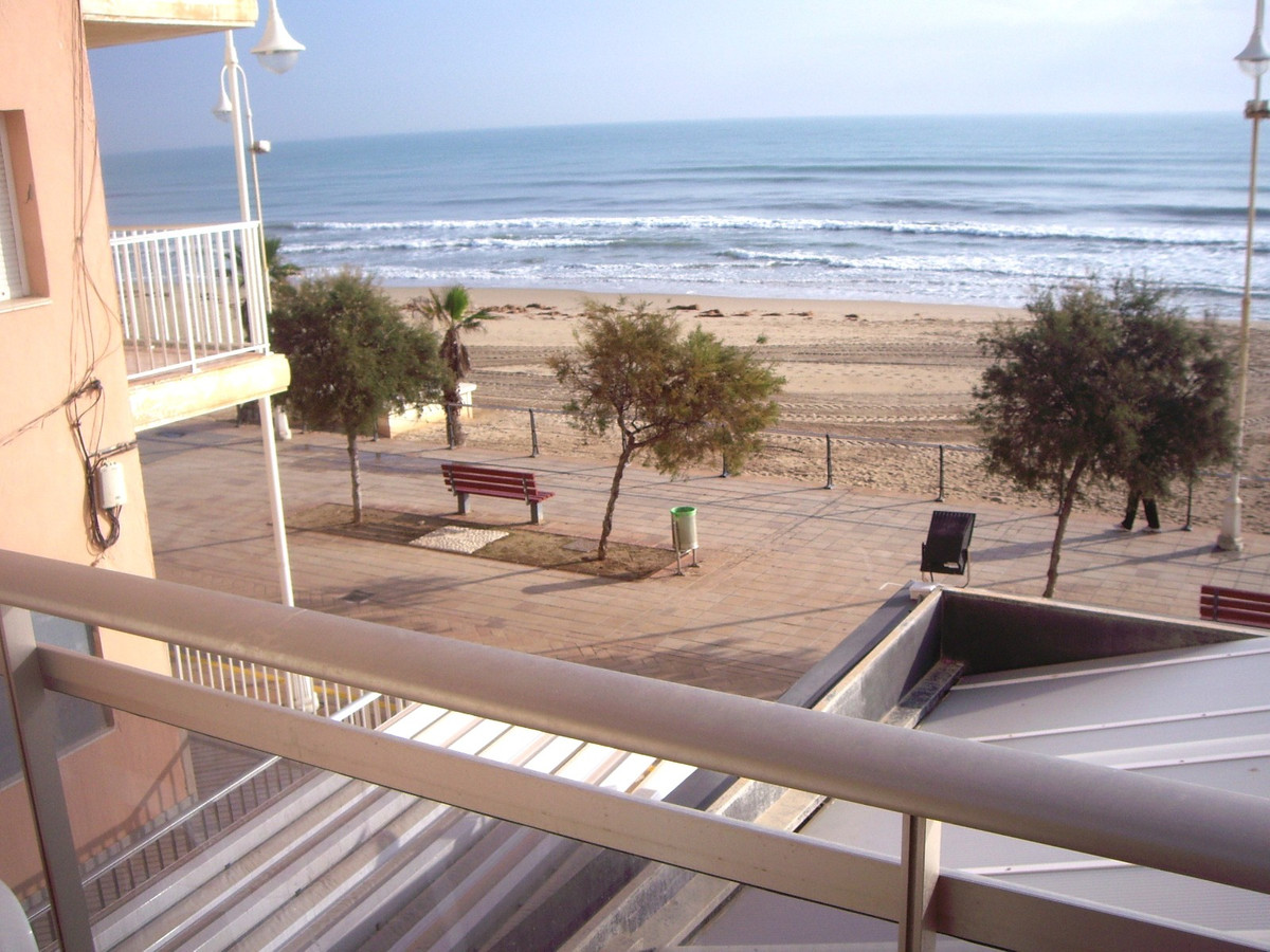 Se vende Apartamento Planta Media de 2 dormitorios en Costa Blanca, Alicante, España
