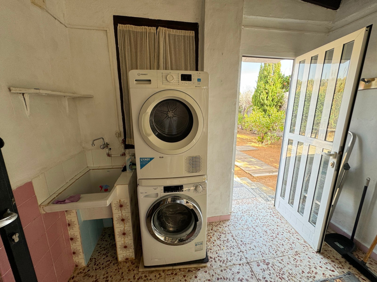 Se vende Villa - Chalet de 5 dormitorios en Costa Blanca, Alicante, España