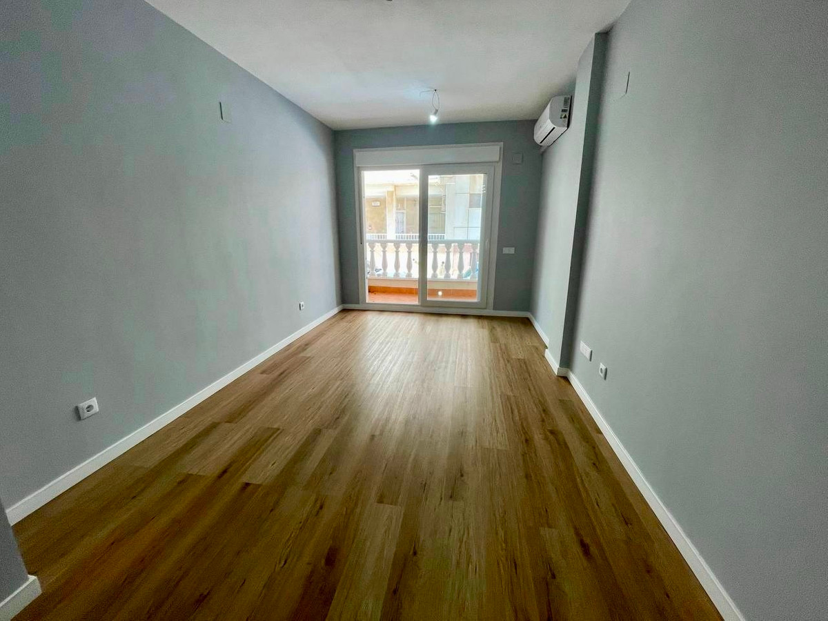 Se vende Apartamento Planta Baja de 2 dormitorios en Costa Blanca, Alicante, España