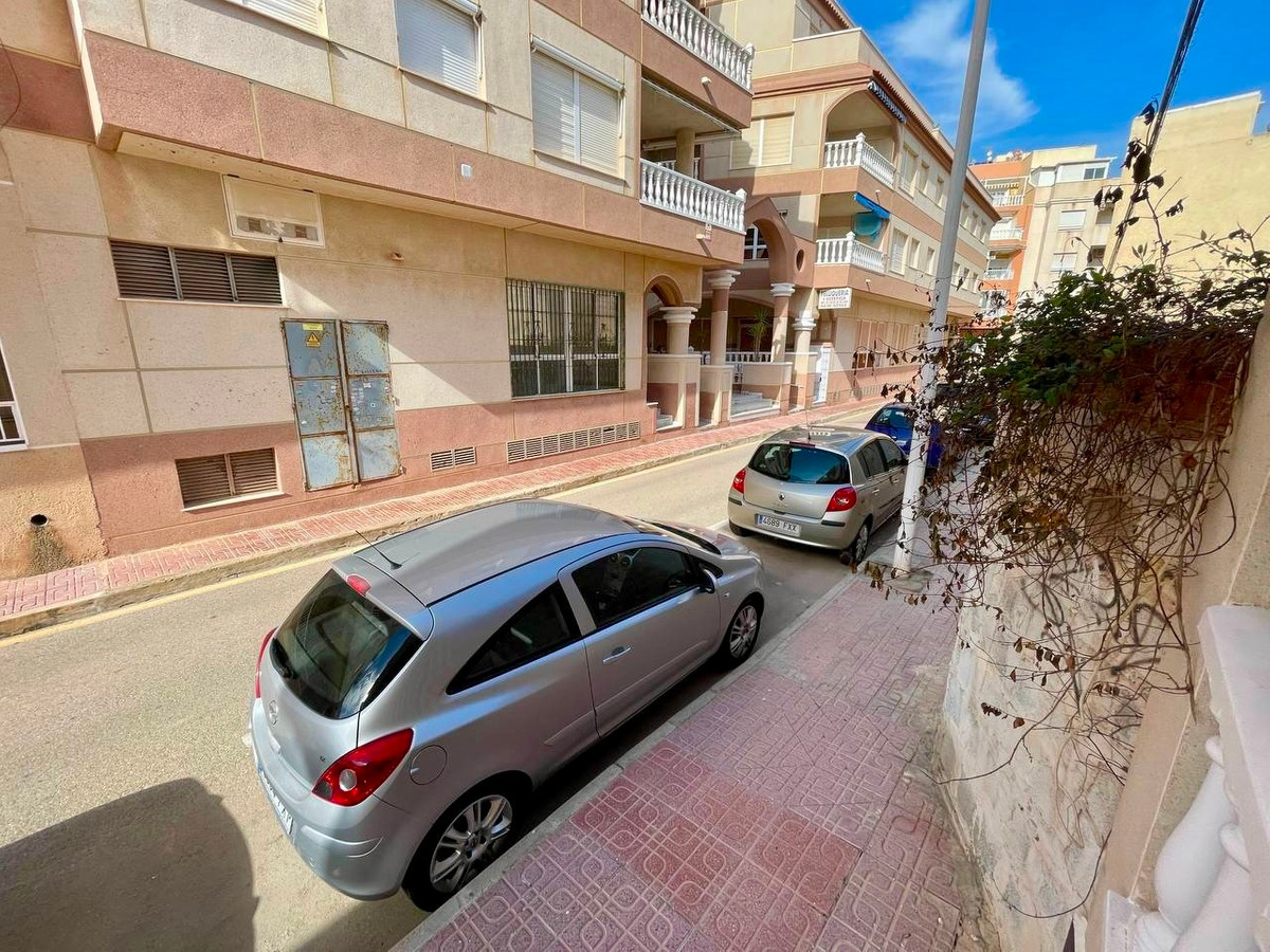 Se vende Apartamento Planta Baja de 2 dormitorios en Costa Blanca, Alicante, España