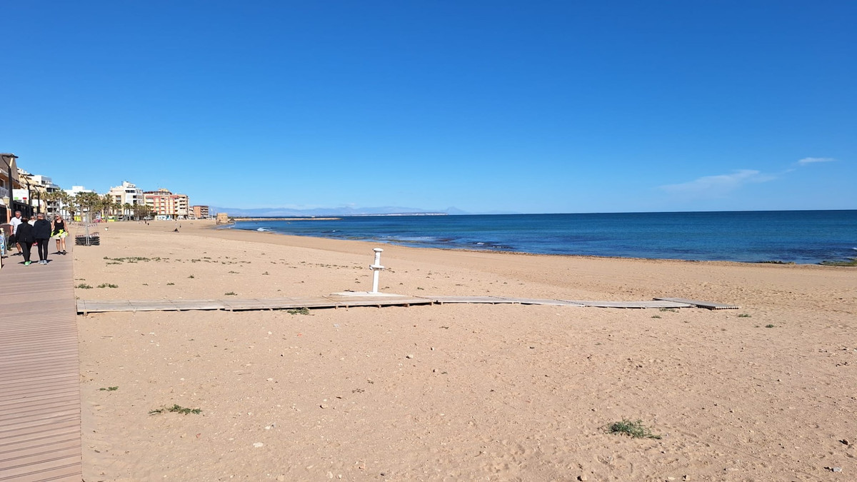 Se vende Bungalow de 2 dormitorios en Costa Blanca, Alicante, España