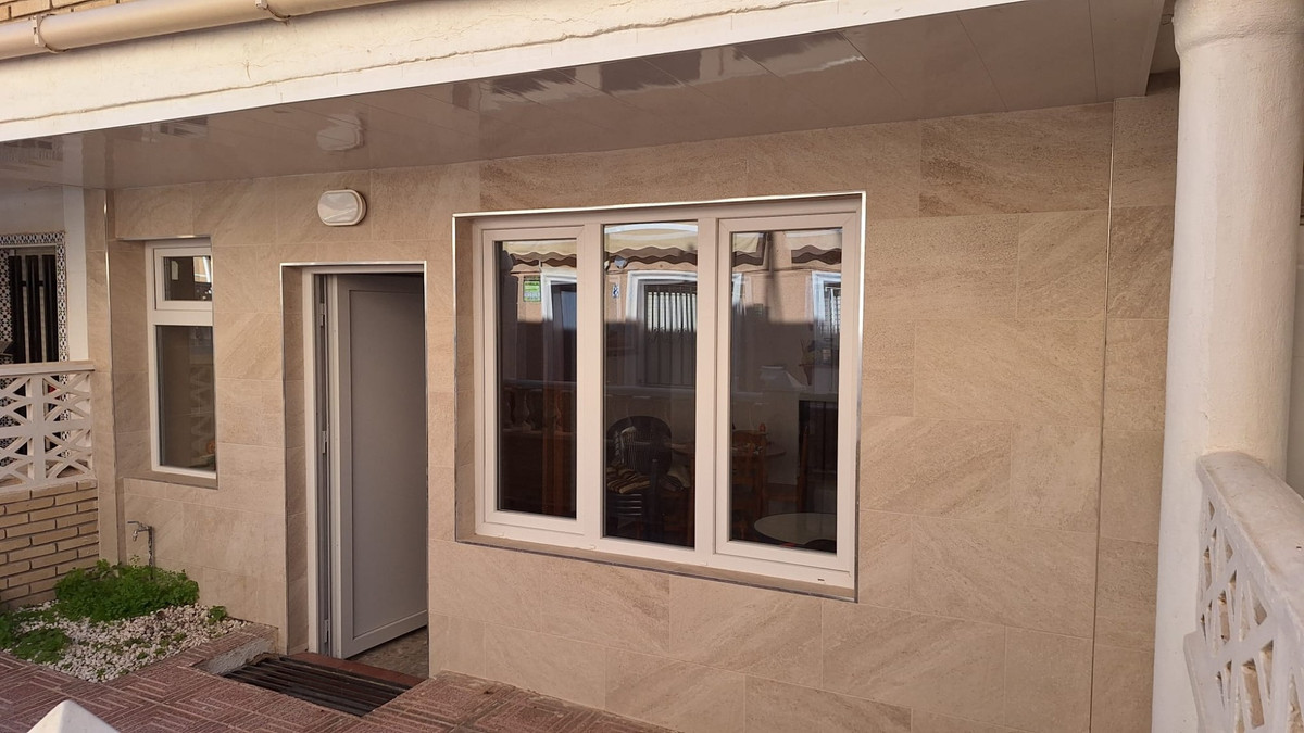 Se vende Bungalow de 2 dormitorios en Costa Blanca, Alicante, España