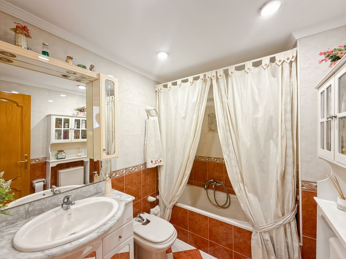 4 Bed Apartment for sale in Perchel Sur Málaga Ciudad, Málaga, Spain