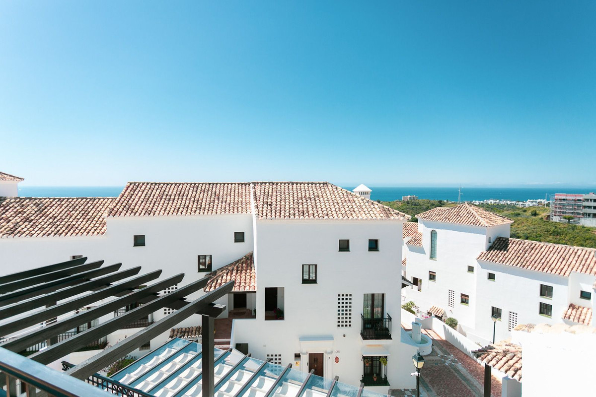 4 Bed Apartment for sale in Altos De Los Monteros Costa Del Sol, Málaga, Spain