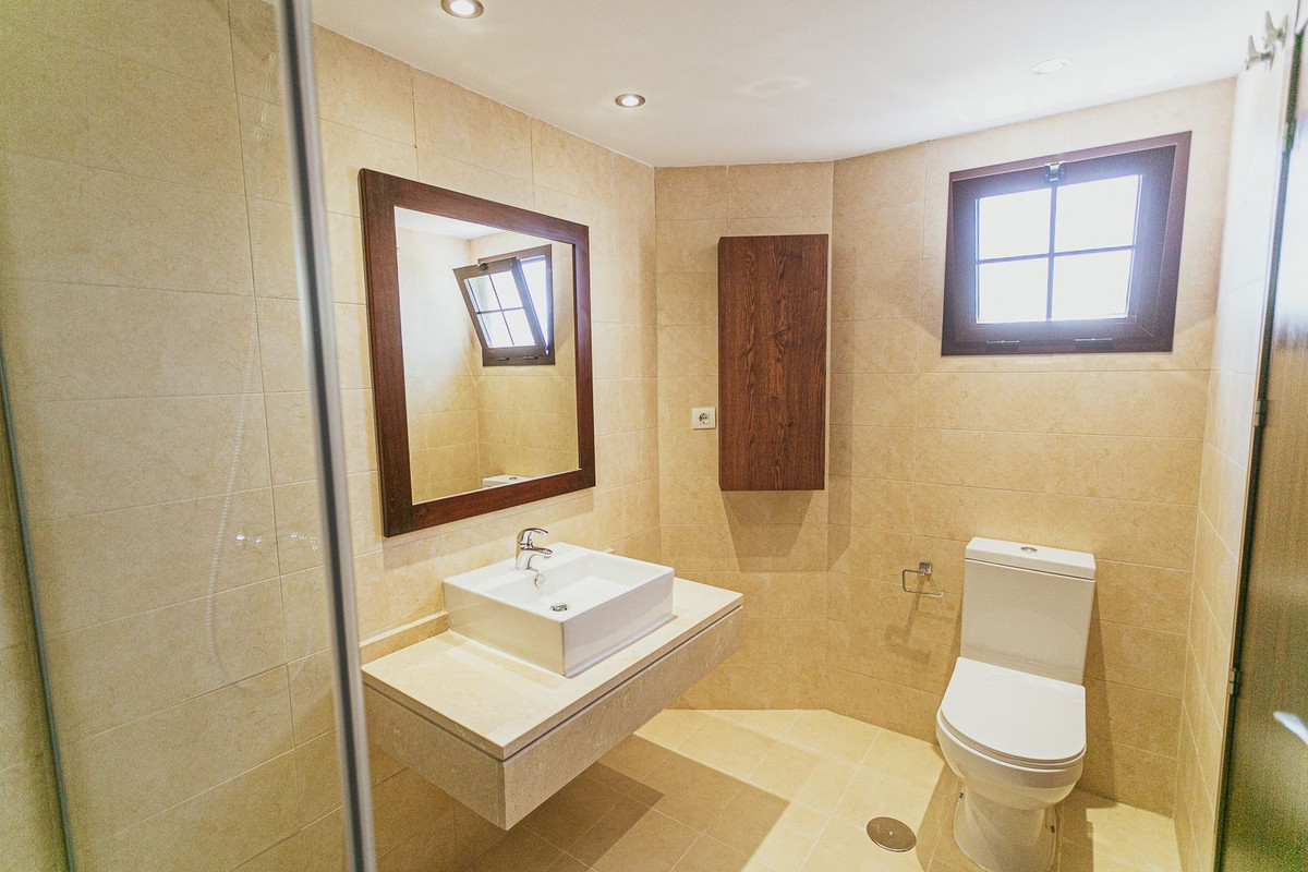 4 Bed Apartment for sale in Altos De Los Monteros Costa Del Sol, Málaga, Spain