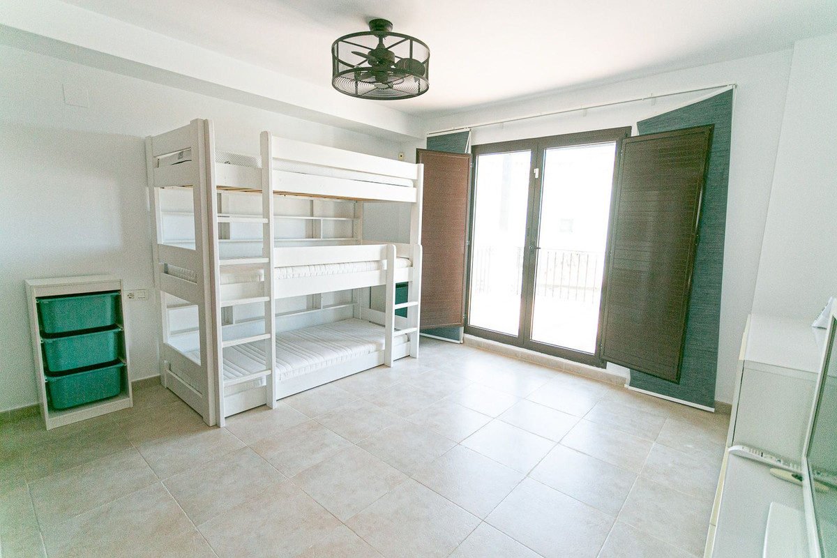 4 Bed Apartment for sale in Altos De Los Monteros Costa Del Sol, Málaga, Spain