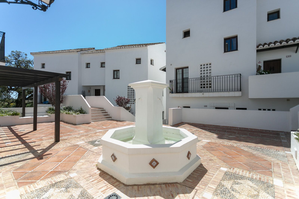 4 Bed Apartment for sale in Altos De Los Monteros Costa Del Sol, Málaga, Spain