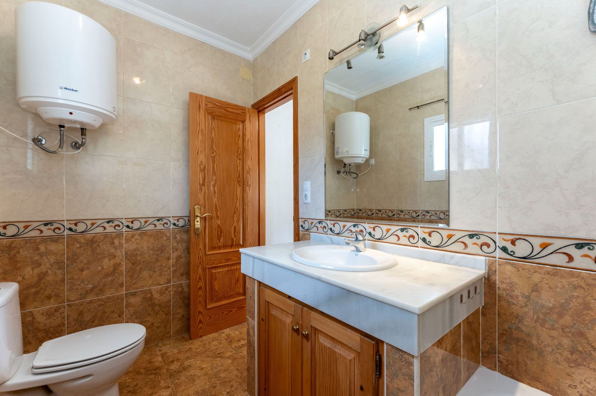 3 Bed Townhouse for sale in Coín Costa Del Sol, Málaga, Spain