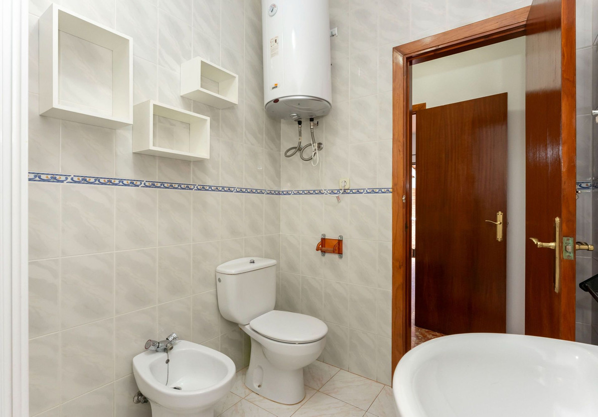 3 Bed Townhouse for sale in Coín Costa Del Sol, Málaga, Spain
