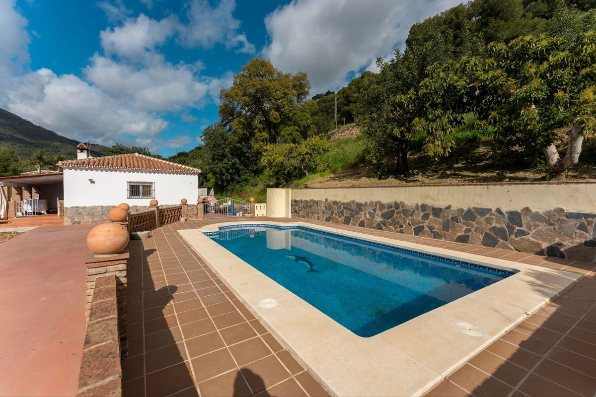 3 Bed Townhouse for sale in Coín Costa Del Sol, Málaga, Spain