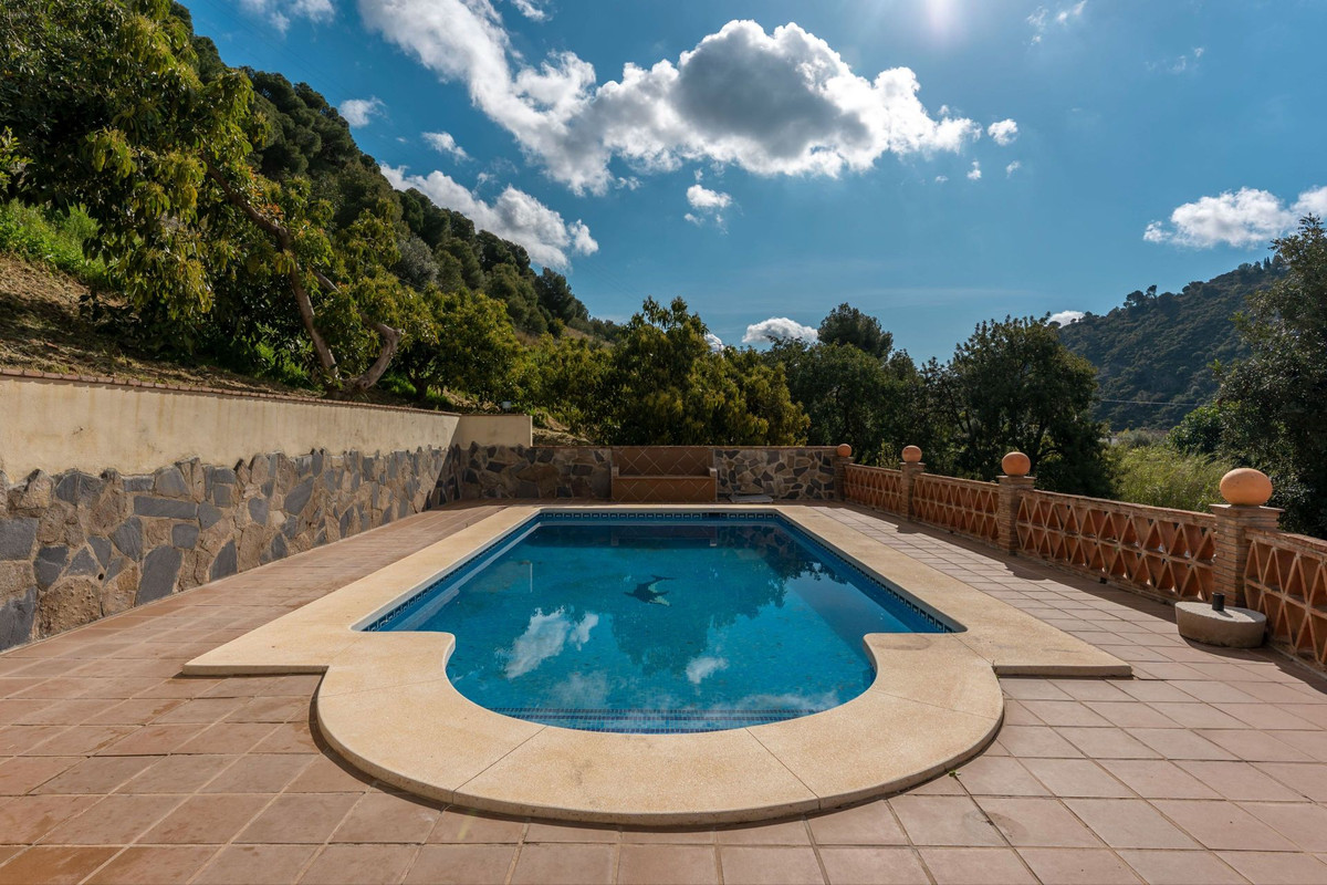 3 Bed Townhouse for sale in Coín Costa Del Sol, Málaga, Spain
