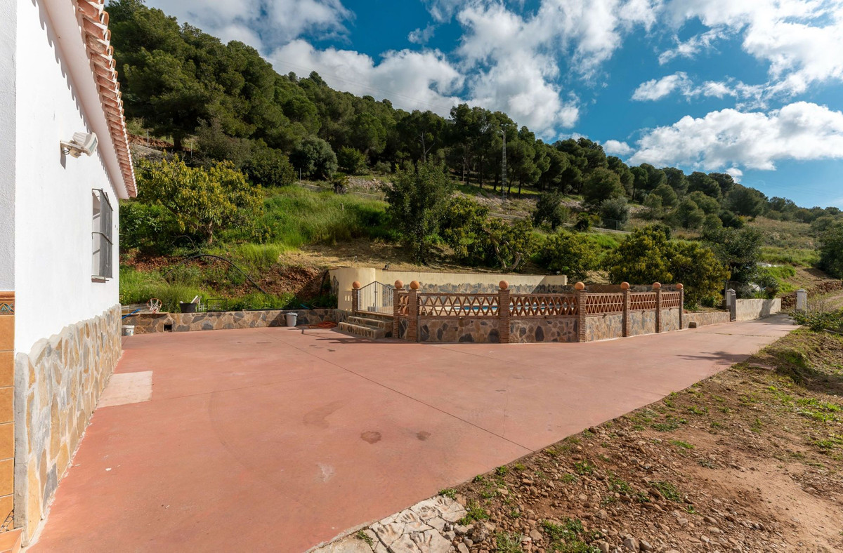 3 Bed Townhouse for sale in Coín Costa Del Sol, Málaga, Spain