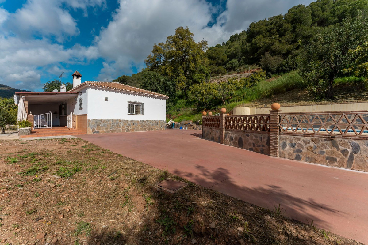 3 Bed Townhouse for sale in Coín Costa Del Sol, Málaga, Spain