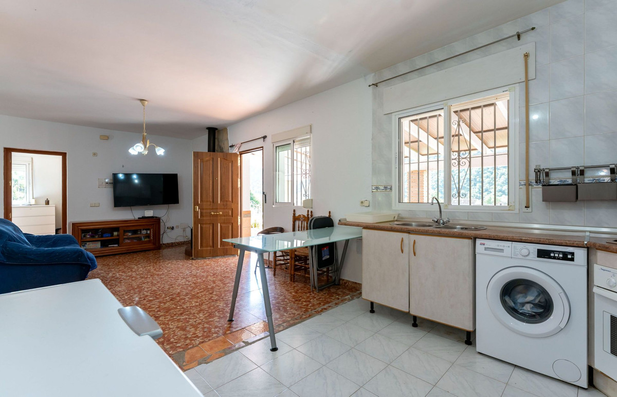 3 Bed Townhouse for sale in Coín Costa Del Sol, Málaga, Spain