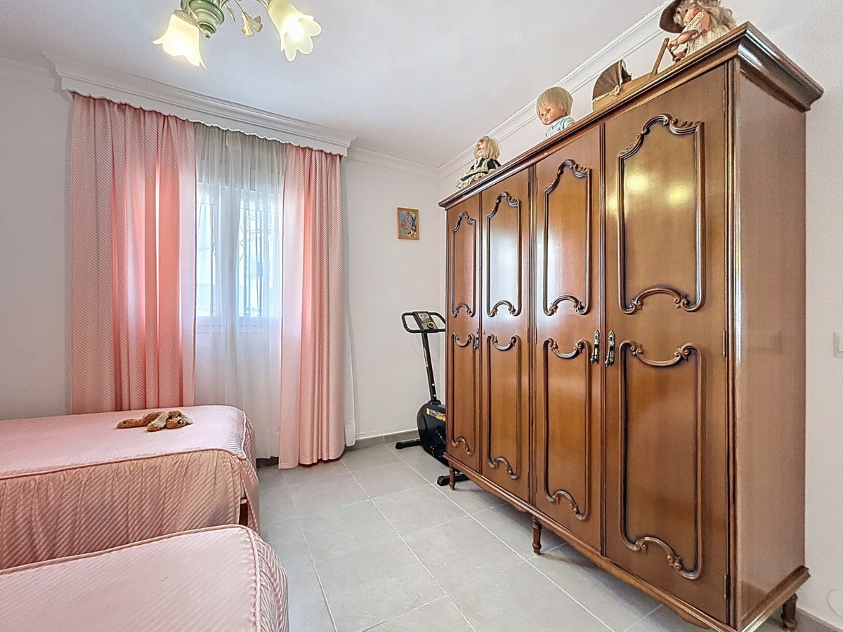 Se vende Villa - Chalet de 3 dormitorios en Costa Del Sol East, Málaga, España